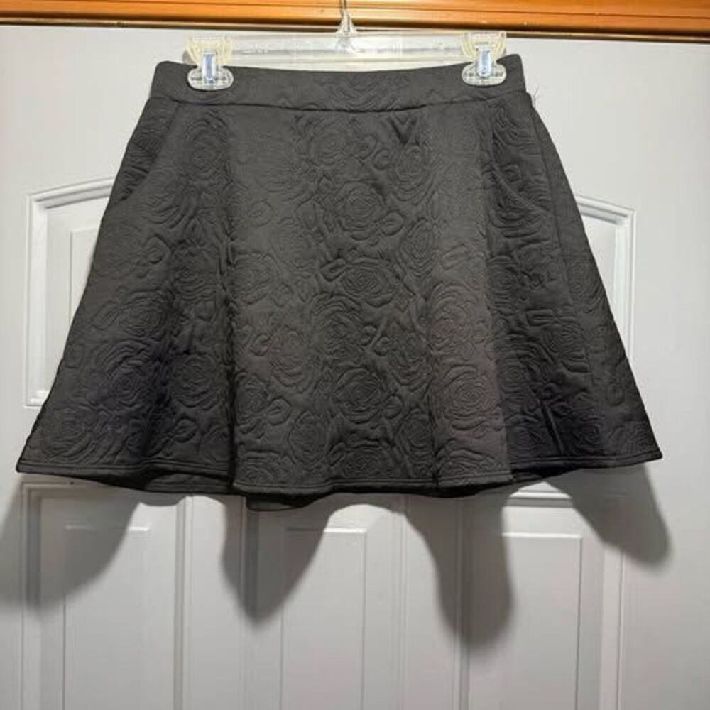Textured Floral A-Line Mini Skirt - Black (with pockets!) large - Joe B